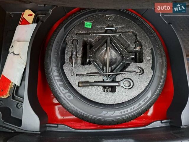Хендай i30 2009 в Умани на Automoto.ua Красный Хендай i30, объемом двигателя 0 л и пробегом 139 тыс. км за 5850 $, фото 96 на Automoto.ua