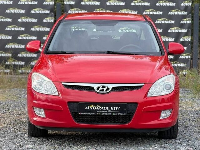 Червоний Хендай i30, об'ємом двигуна 1.99 л та пробігом 293 тис. км за 5600 $, фото 1 на Automoto.ua