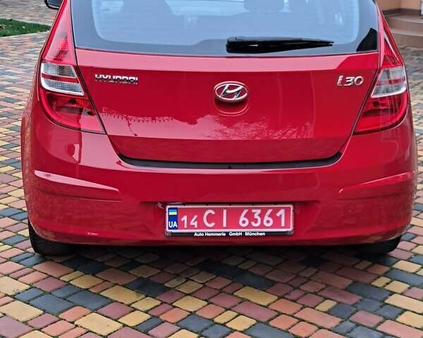 Хендай i30 2009 в Умани на Automoto.ua Красный Хендай i30, объемом двигателя 0 л и пробегом 139 тыс. км за 5850 $, фото 3 на Automoto.ua