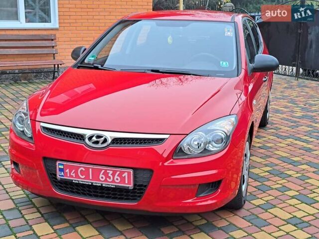 Хендай i30 2009 в Умани на Automoto.ua Красный Хендай i30, объемом двигателя 0 л и пробегом 139 тыс. км за 5850 $, фото 12 на Automoto.ua