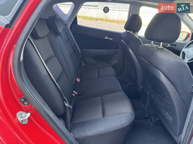 Червоний Хендай i30, об'ємом двигуна 1.59 л та пробігом 159 тис. км за 7399 $, фото 23 на Automoto.ua