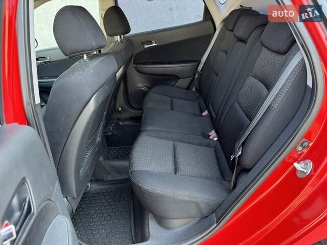 Червоний Хендай i30, об'ємом двигуна 1.59 л та пробігом 159 тис. км за 7399 $, фото 19 на Automoto.ua