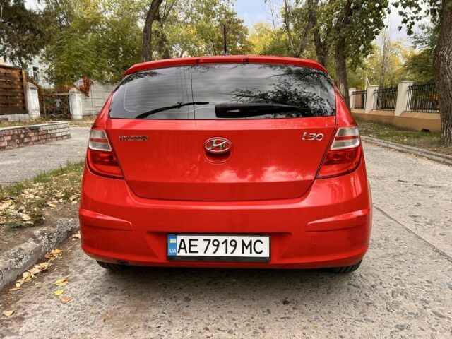 Червоний Хендай i30, об'ємом двигуна 1.4 л та пробігом 290 тис. км за 5200 $, фото 4 на Automoto.ua
