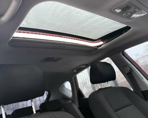 Красный Хендай i30, объемом двигателя 1.59 л и пробегом 163 тыс. км за 6500 $, фото 12 на Automoto.ua