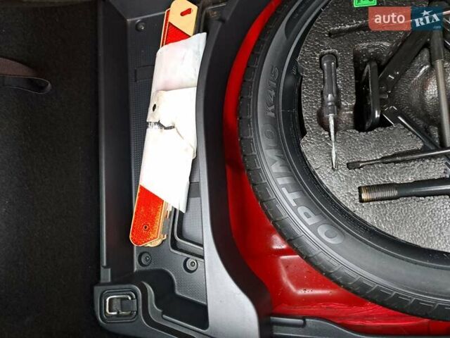 Хендай i30 2009 в Умани на Automoto.ua Красный Хендай i30, объемом двигателя 0 л и пробегом 139 тыс. км за 5850 $, фото 99 на Automoto.ua