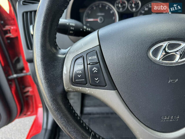 Червоний Хендай i30, об'ємом двигуна 1.59 л та пробігом 159 тис. км за 7399 $, фото 12 на Automoto.ua