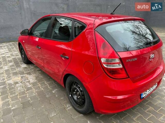 Красный Хендай i30, объемом двигателя 1.4 л и пробегом 234 тыс. км за 5250 $, фото 19 на Automoto.ua