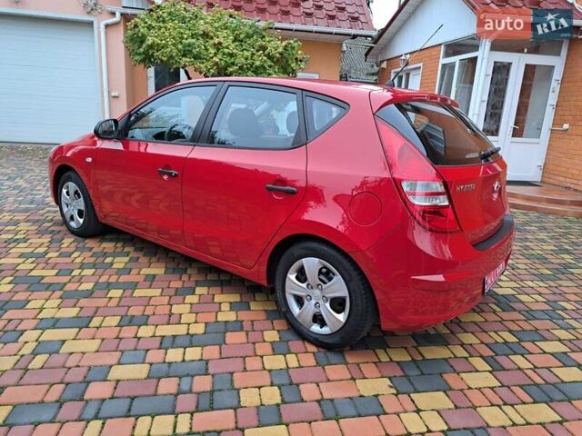 Хендай i30 2009 в Умани на Automoto.ua Красный Хендай i30, объемом двигателя 0 л и пробегом 139 тыс. км за 5850 $, фото 6 на Automoto.ua