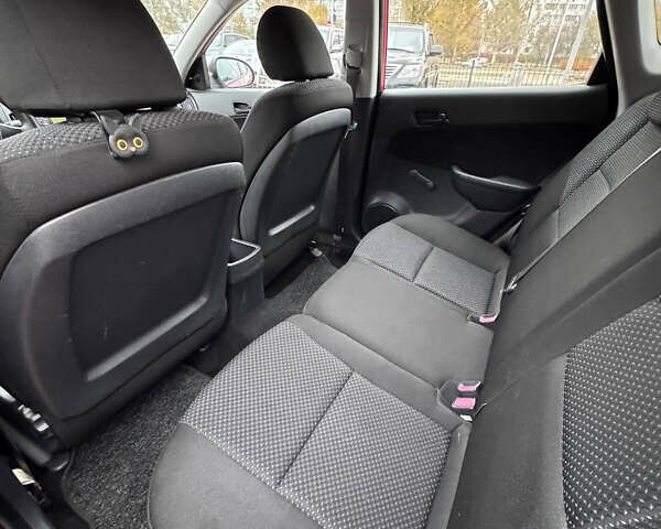 Красный Хендай i30, объемом двигателя 1.4 л и пробегом 140 тыс. км за 5499 $, фото 11 на Automoto.ua