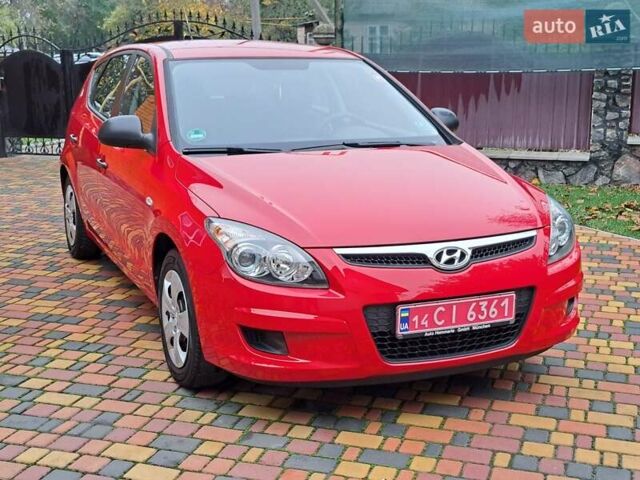 Хендай i30 2009 в Умани на Automoto.ua Красный Хендай i30, объемом двигателя 0 л и пробегом 139 тыс. км за 5850 $, фото 15 на Automoto.ua
