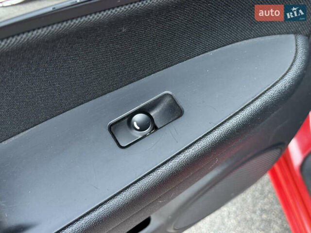 Червоний Хендай i30, об'ємом двигуна 1.59 л та пробігом 159 тис. км за 7399 $, фото 18 на Automoto.ua