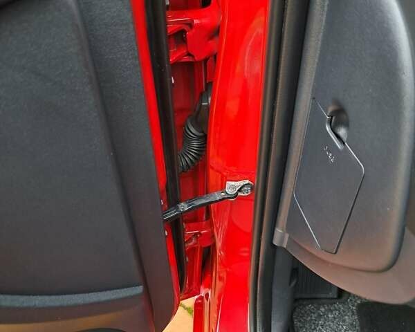 Хендай i30 2009 в Умани на Automoto.ua Красный Хендай i30, объемом двигателя 0 л и пробегом 139 тыс. км за 5850 $, фото 56 на Automoto.ua