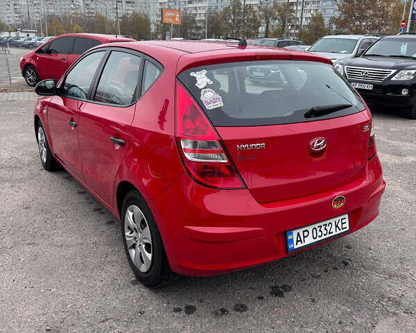 Красный Хендай i30, объемом двигателя 1.4 л и пробегом 140 тыс. км за 5499 $, фото 3 на Automoto.ua