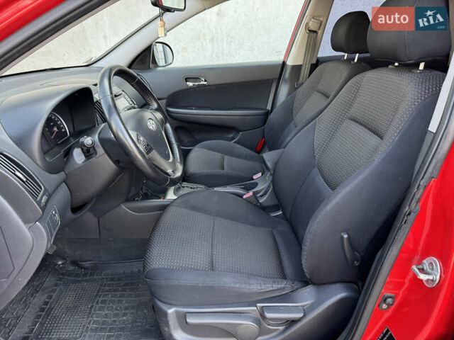 Червоний Хендай i30, об'ємом двигуна 1.59 л та пробігом 159 тис. км за 7399 $, фото 9 на Automoto.ua