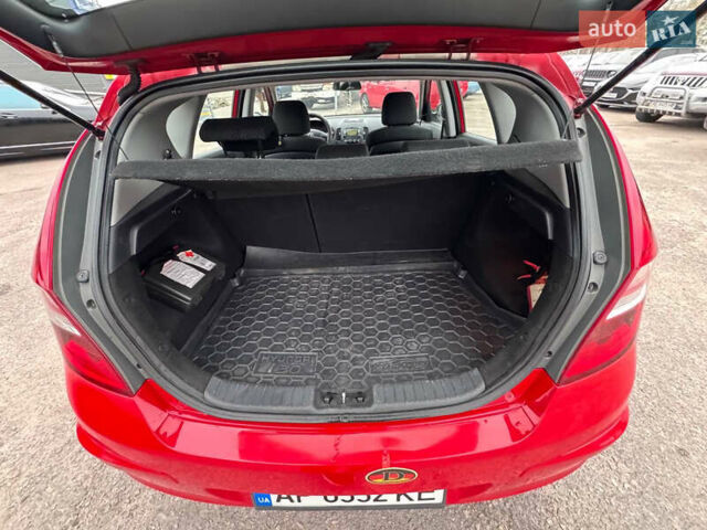 Красный Хендай i30, объемом двигателя 1.4 л и пробегом 140 тыс. км за 5499 $, фото 12 на Automoto.ua
