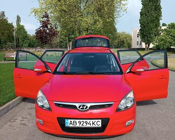 Червоний Хендай i30, об'ємом двигуна 1.58 л та пробігом 214 тис. км за 5700 $, фото 25 на Automoto.ua