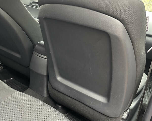 Красный Хендай i30, объемом двигателя 1.59 л и пробегом 195 тыс. км за 7200 $, фото 22 на Automoto.ua