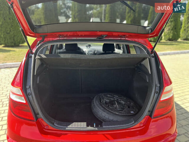 Червоний Хендай i30, об'ємом двигуна 1.59 л та пробігом 190 тис. км за 7300 $, фото 26 на Automoto.ua