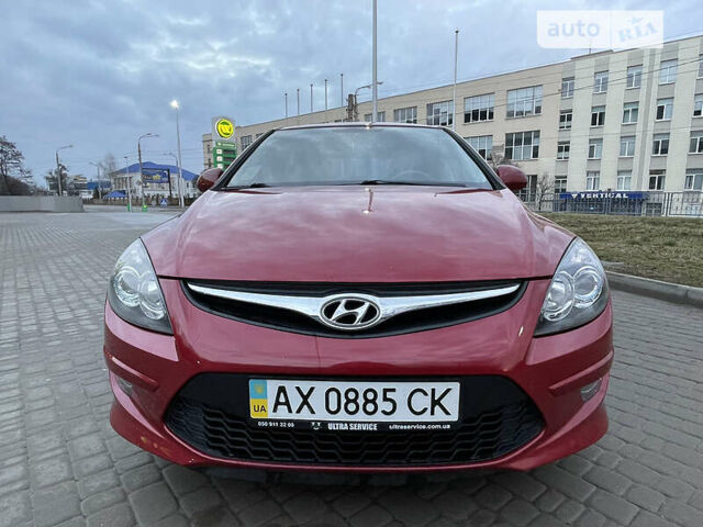 Красный Хендай i30, объемом двигателя 1.4 л и пробегом 122 тыс. км за 5700 $, фото 6 на Automoto.ua