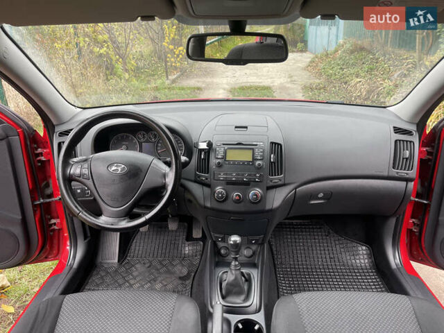Красный Хендай i30, объемом двигателя 1.59 л и пробегом 195 тыс. км за 7200 $, фото 57 на Automoto.ua