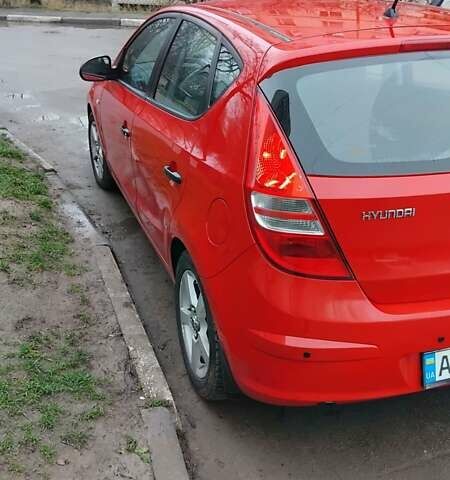 Красный Хендай i30, объемом двигателя 1.4 л и пробегом 235 тыс. км за 5099 $, фото 3 на Automoto.ua