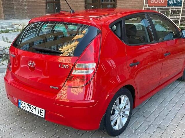 Красный Хендай i30, объемом двигателя 1.58 л и пробегом 202 тыс. км за 5900 $, фото 7 на Automoto.ua