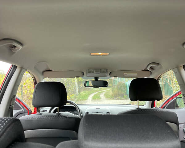 Красный Хендай i30, объемом двигателя 1.59 л и пробегом 195 тыс. км за 7200 $, фото 49 на Automoto.ua