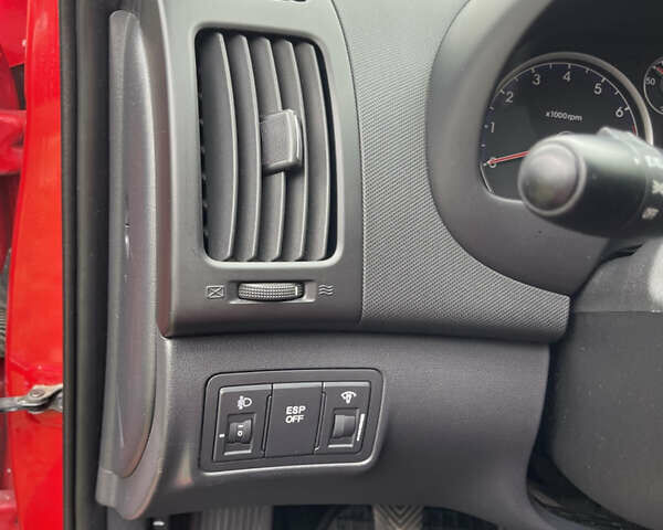 Красный Хендай i30, объемом двигателя 1.59 л и пробегом 195 тыс. км за 7200 $, фото 44 на Automoto.ua