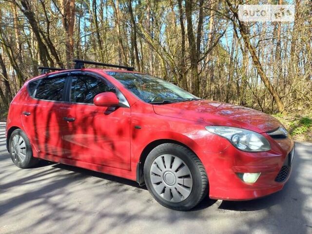 Червоний Хендай i30, об'ємом двигуна 1.6 л та пробігом 160 тис. км за 7600 $, фото 10 на Automoto.ua