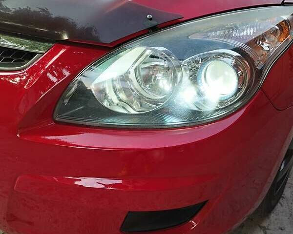 Красный Хендай i30, объемом двигателя 1.6 л и пробегом 190 тыс. км за 6200 $, фото 14 на Automoto.ua