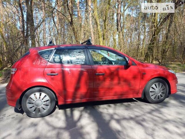 Червоний Хендай i30, об'ємом двигуна 1.6 л та пробігом 160 тис. км за 7600 $, фото 9 на Automoto.ua