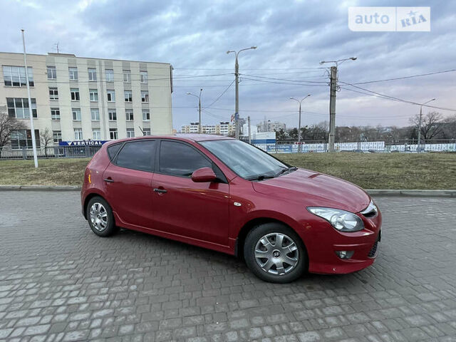 Червоний Хендай i30, об'ємом двигуна 1.4 л та пробігом 122 тис. км за 5700 $, фото 1 на Automoto.ua