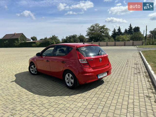 Червоний Хендай i30, об'ємом двигуна 1.59 л та пробігом 190 тис. км за 7300 $, фото 8 на Automoto.ua