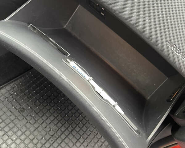 Красный Хендай i30, объемом двигателя 1.59 л и пробегом 195 тыс. км за 7200 $, фото 28 на Automoto.ua