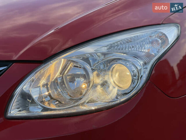 Красный Хендай i30, объемом двигателя 1.59 л и пробегом 166 тыс. км за 7500 $, фото 8 на Automoto.ua