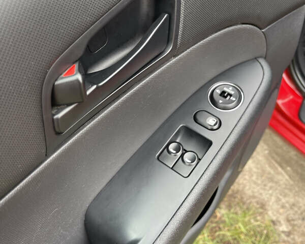 Красный Хендай i30, объемом двигателя 1.59 л и пробегом 195 тыс. км за 7200 $, фото 35 на Automoto.ua