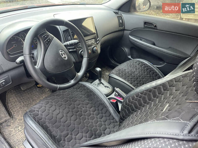 Червоний Хендай i30, об'ємом двигуна 1.59 л та пробігом 265 тис. км за 6250 $, фото 6 на Automoto.ua