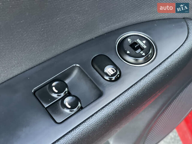 Красный Хендай i30, объемом двигателя 1.59 л и пробегом 166 тыс. км за 7500 $, фото 21 на Automoto.ua