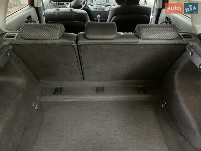Красный Хендай i30, объемом двигателя 1.59 л и пробегом 195 тыс. км за 7200 $, фото 62 на Automoto.ua