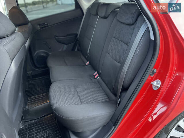 Красный Хендай i30, объемом двигателя 1.59 л и пробегом 166 тыс. км за 7500 $, фото 19 на Automoto.ua