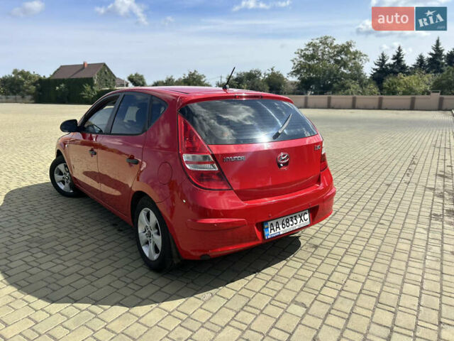 Червоний Хендай i30, об'ємом двигуна 1.59 л та пробігом 190 тис. км за 7300 $, фото 7 на Automoto.ua
