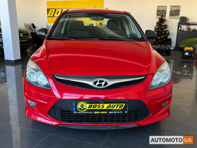 Червоний Хендай i30, об'ємом двигуна 1.4 л та пробігом 182 тис. км за 6300 $, фото 1 на Automoto.ua