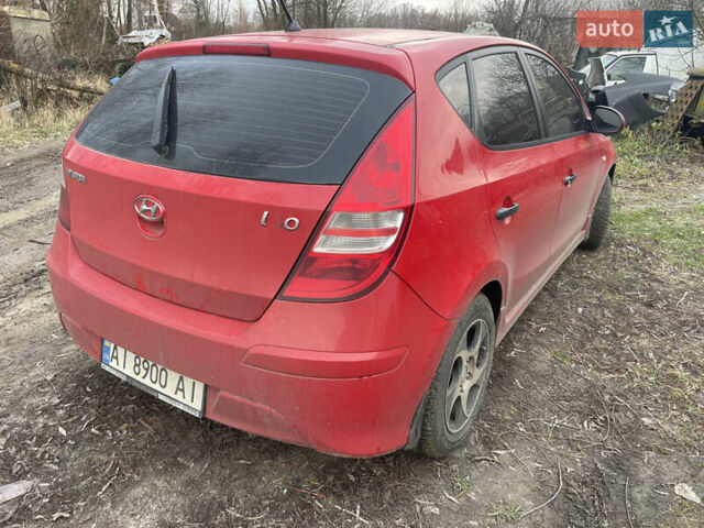 Червоний Хендай i30, об'ємом двигуна 1.59 л та пробігом 265 тис. км за 6250 $, фото 3 на Automoto.ua