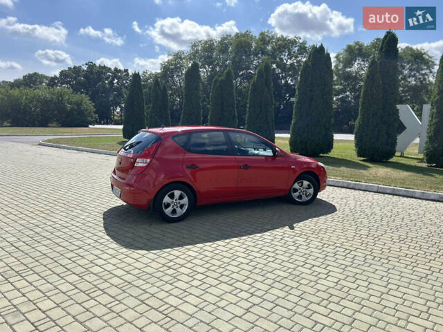 Червоний Хендай i30, об'ємом двигуна 1.59 л та пробігом 190 тис. км за 7300 $, фото 29 на Automoto.ua