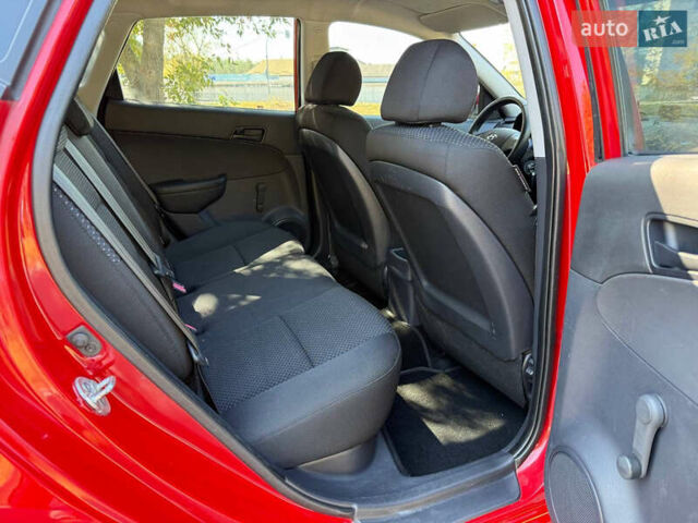 Красный Хендай i30, объемом двигателя 1.6 л и пробегом 190 тыс. км за 6850 $, фото 36 на Automoto.ua