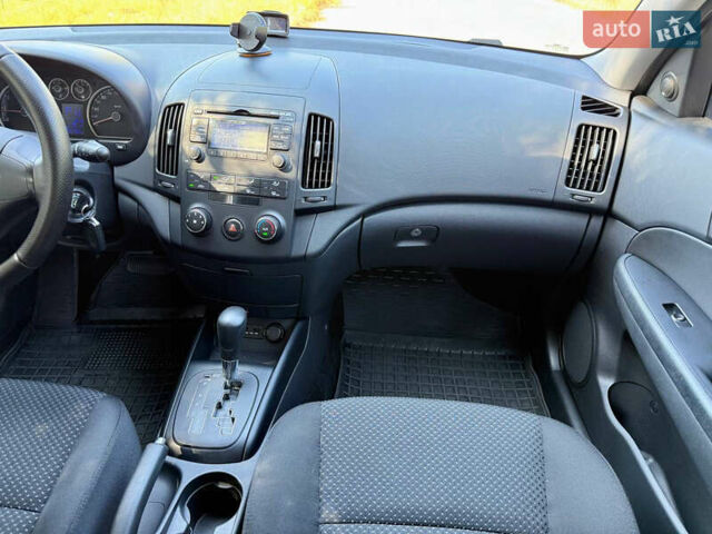 Красный Хендай i30, объемом двигателя 1.6 л и пробегом 190 тыс. км за 6850 $, фото 30 на Automoto.ua