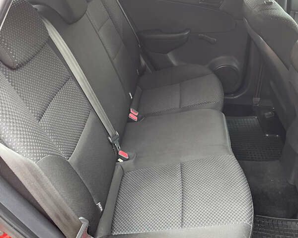 Красный Хендай i30, объемом двигателя 1.59 л и пробегом 195 тыс. км за 7200 $, фото 21 на Automoto.ua