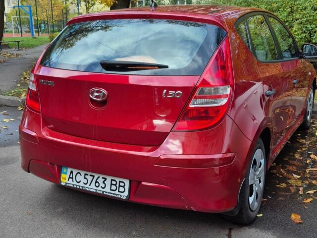 Красный Хендай i30, объемом двигателя 0 л и пробегом 154 тыс. км за 8300 $, фото 3 на Automoto.ua