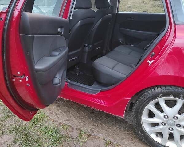 Хендай i30 2012 в Тернополе на Automoto.ua Красный Хендай i30, объемом двигателя 1.6 л и пробегом 200 тыс. км за 6000 $, фото 6 на Automoto.ua