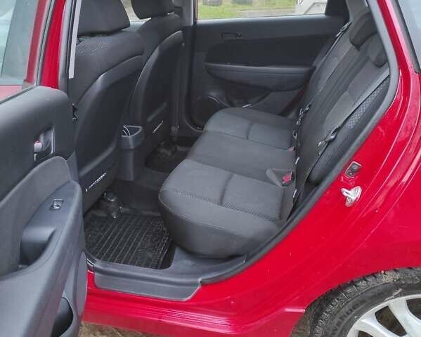 Хендай i30 2012 в Тернополе на Automoto.ua Красный Хендай i30, объемом двигателя 1.6 л и пробегом 200 тыс. км за 6000 $, фото 4 на Automoto.ua